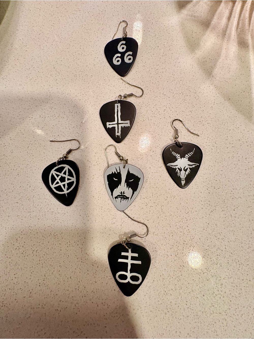 Black Guitar Pick Dangle Earrings Set – Women Jewelry